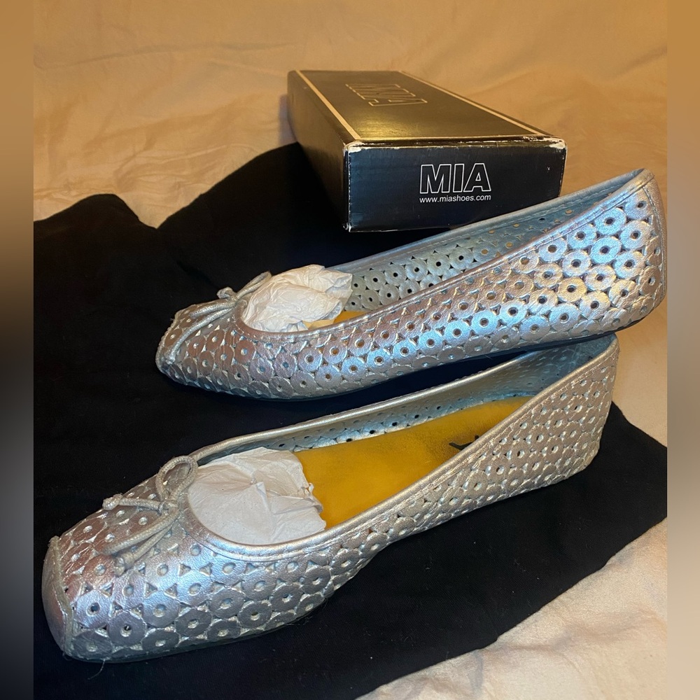MIA Silver Perforated Flats